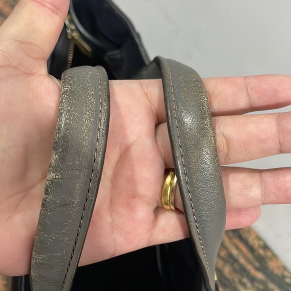 Vincis Bench Leather hand bag original. Standard size. Used . Condition 9/10 - Picture 10 of 14